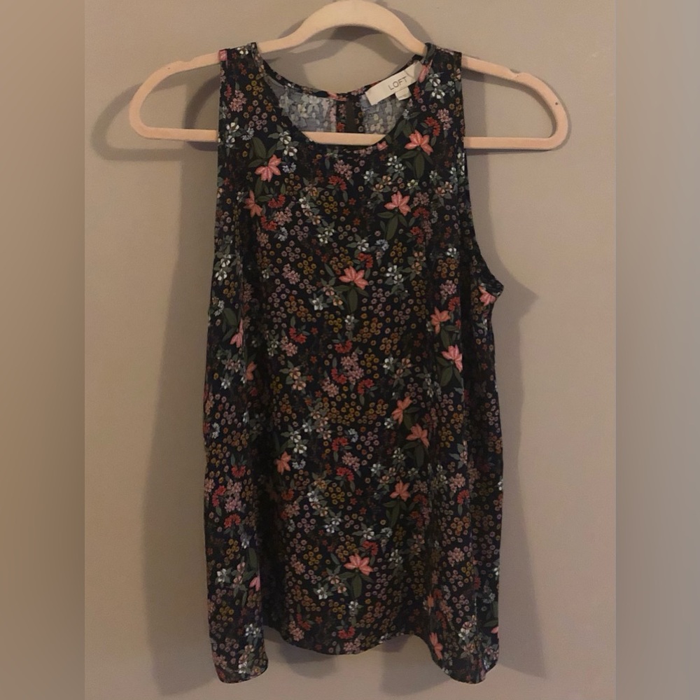 $6❤️Bundled LOFT Tank